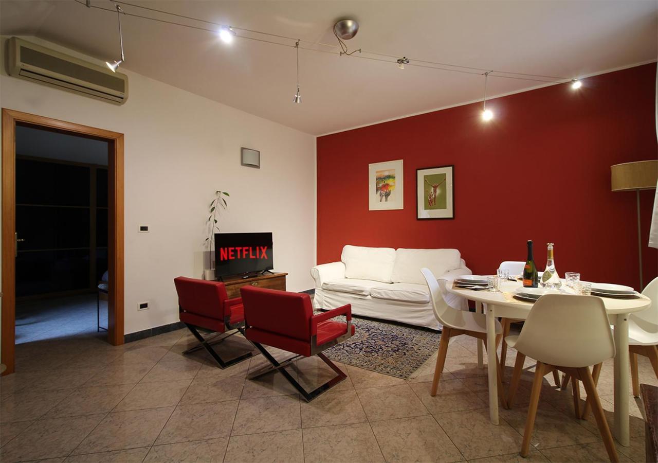 Cozy Apartment In The Heart Of Bologna Bagian luar foto