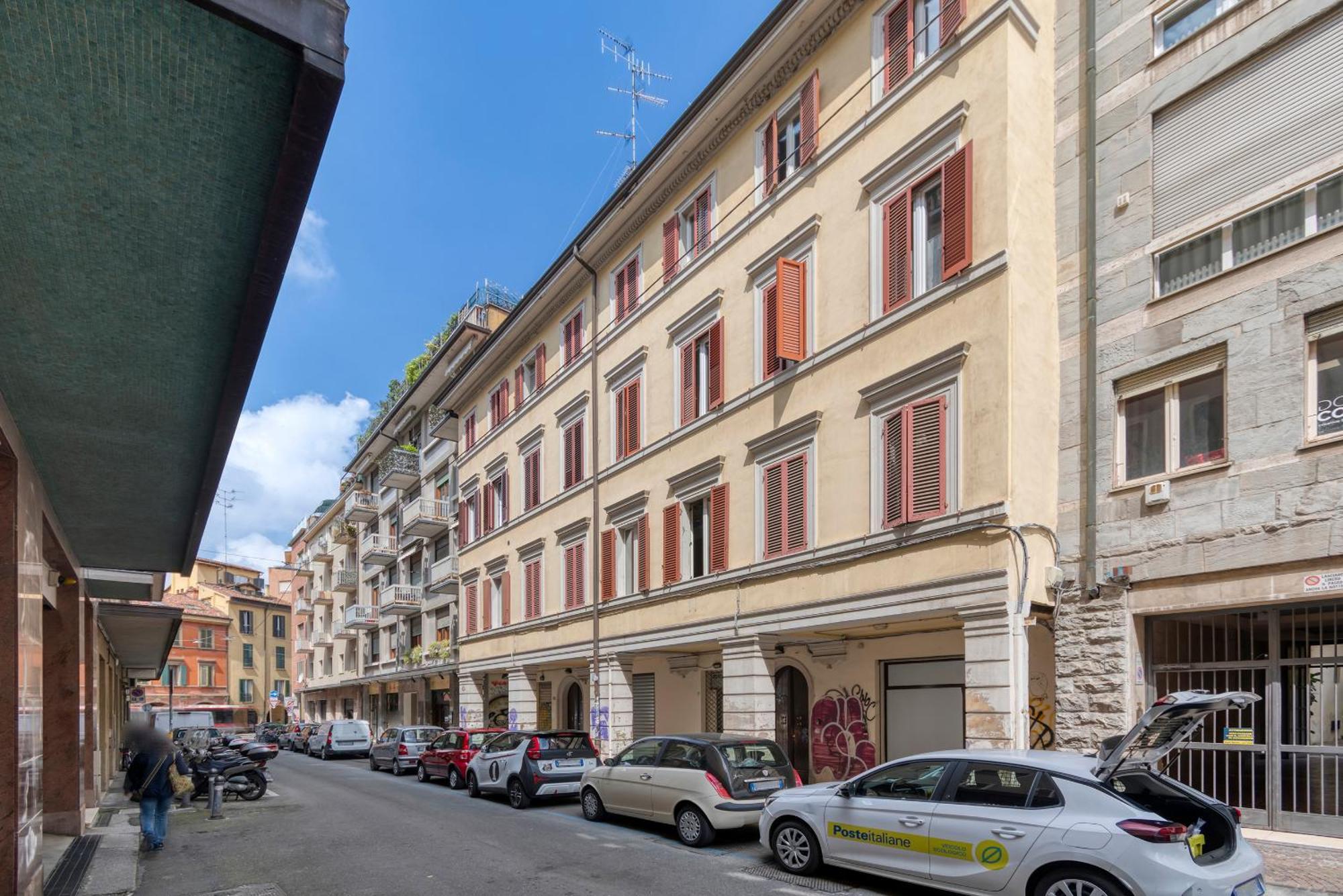 Cozy Apartment In The Heart Of Bologna Bagian luar foto