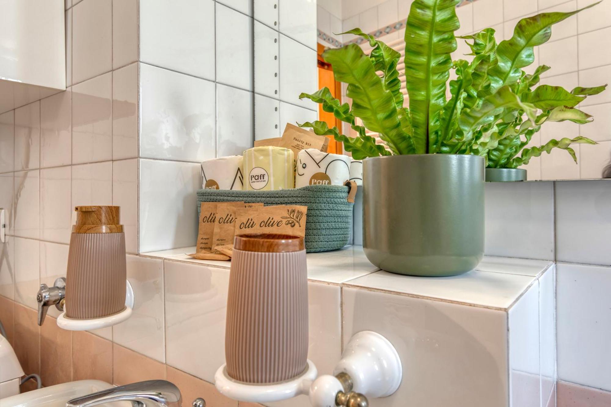Cozy Apartment In The Heart Of Bologna Bagian luar foto